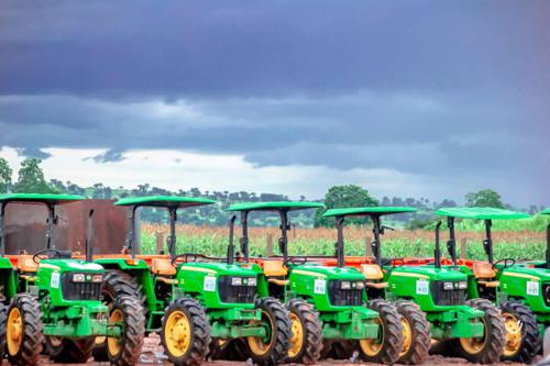 Les engins du projet agricole de Nkwadi (Kasaï-Oriental).<br />Présidence RDC