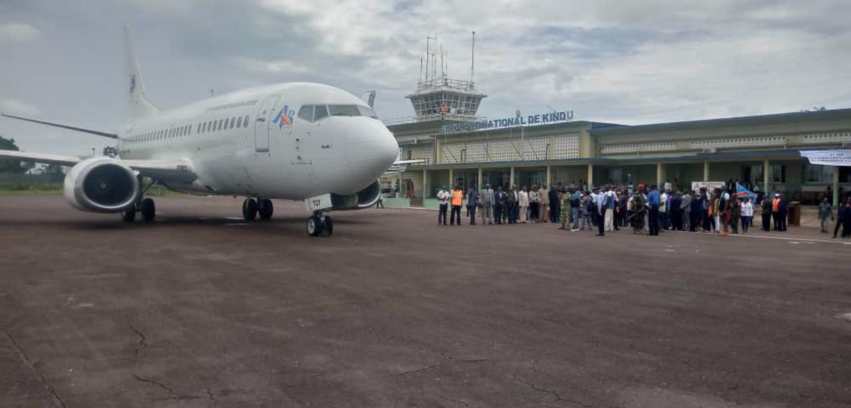 Vol inaugural, samedi 19 novembre 2022 à l'aéroport national de Kindu, de l'avion de AB Airlines, une nouvelle compagnie aérienne qui dessert la ville de Kindu au Maniema. <br />Radio Okapi/Ph. Florence Kiza