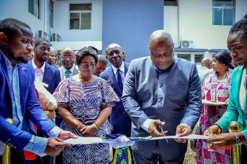 Kinshasa : inauguration du bâtiment des opérations d'urgence pour la prévention et la riposte à la poliomyélite