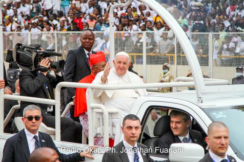 LE PAPE ARRIVE A KINSHASA CE MARDI 31 JANVIER, QUEL MESSAGE APPORTE-T-IL AUX CONGOLAIS, QUEL MESSAGE ATTENDONS-NOUS ? CE VOYAGE INTERVIENT DANS UN CONTEXTE DE VIOLENCES EXACERBÉES A L'EST ET A L'APPROCHE DES ÉLECTIONS GÉNÉRALES... 20230202134906163905_R_OK6454