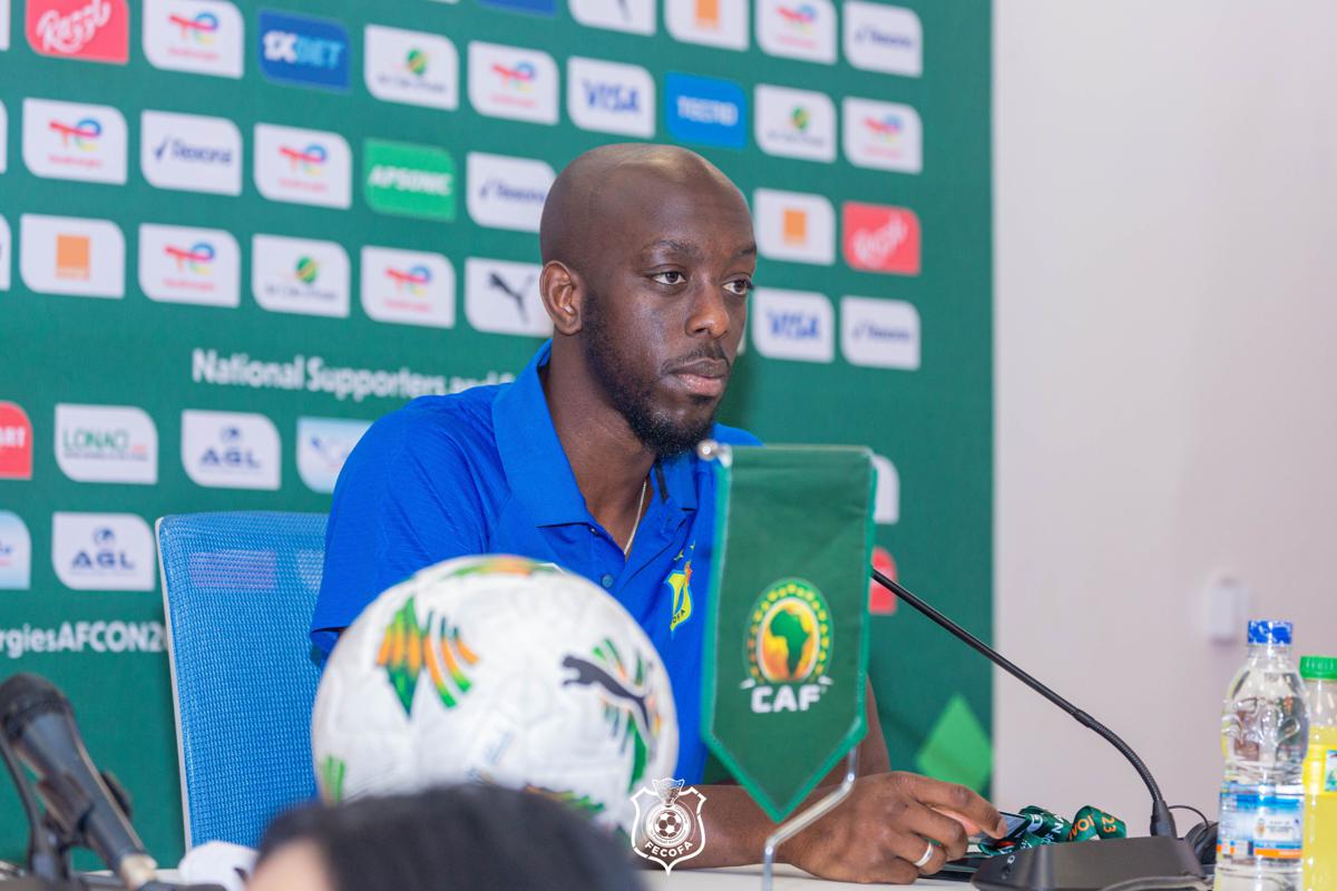 L’attaquant congolais Yoane Wissa, en conférence de presse le 23/11/2024, à veille de la rencontre face à la Tanzanie. <br />FECOFA