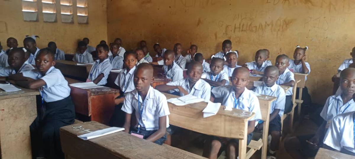 (Illustration) Des finalistes lors du lancements de l'Examen national de fin d'études primaires dans le Bandundu. Le 3 juin 2024<br />Radio Okapi/Ph. Irène Mboma 20240603161450439239_IMG-20240603-WA0015.jpg?imgmax=1200