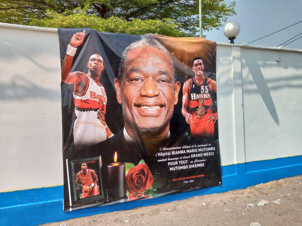 The burial of Mutombo Dikembe followed live from the Biamba Marie hospital in Kinshasa