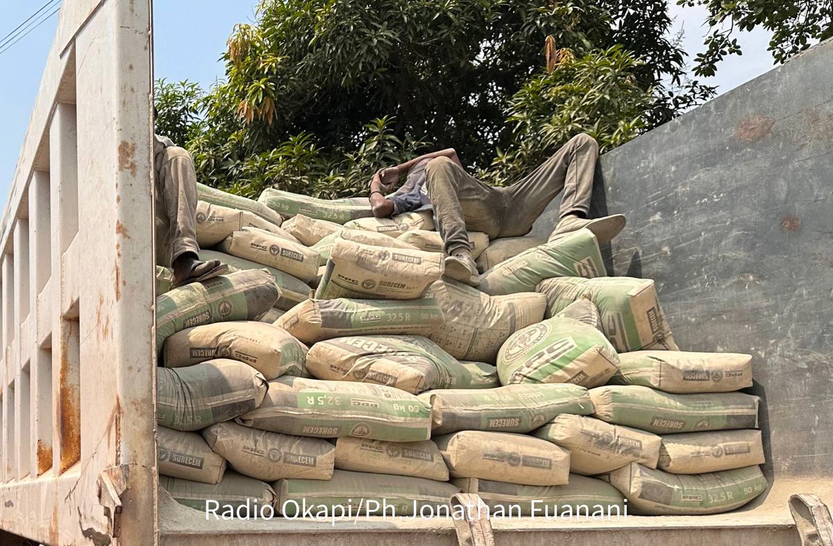 Un camion transportant des sacs de ciment<br />Radio Okapi/Ph. Jonathan Fuanani 20250219162113514156_IMG-20250219-WA0118.jpg?imgmax=1200