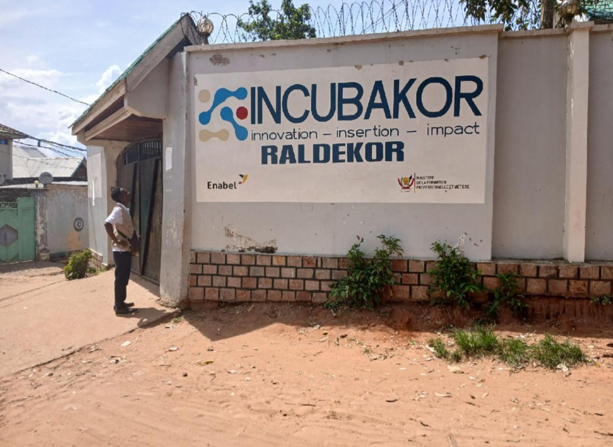 Vue du siège incubateur des entrepreneurs du Kasai-Oriental à Mbuji-Mayi<br />Radio Okapi/Ph. Sarah Sumbela