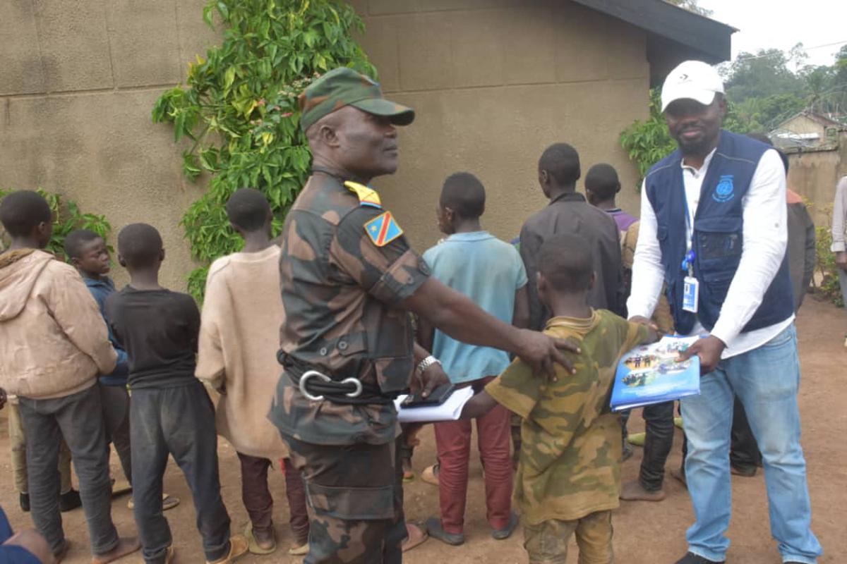 (Photo d'illustration)<br /> Les FARDC, remets à la protection d'enfant de la MONUSCO les enfants sortis des groupes armés. <br />Radio Okapi/Ph. Marc Maro Fimbo 20250505160357814570_IMG-20250505-WA0022.jpg?imgmax=1200