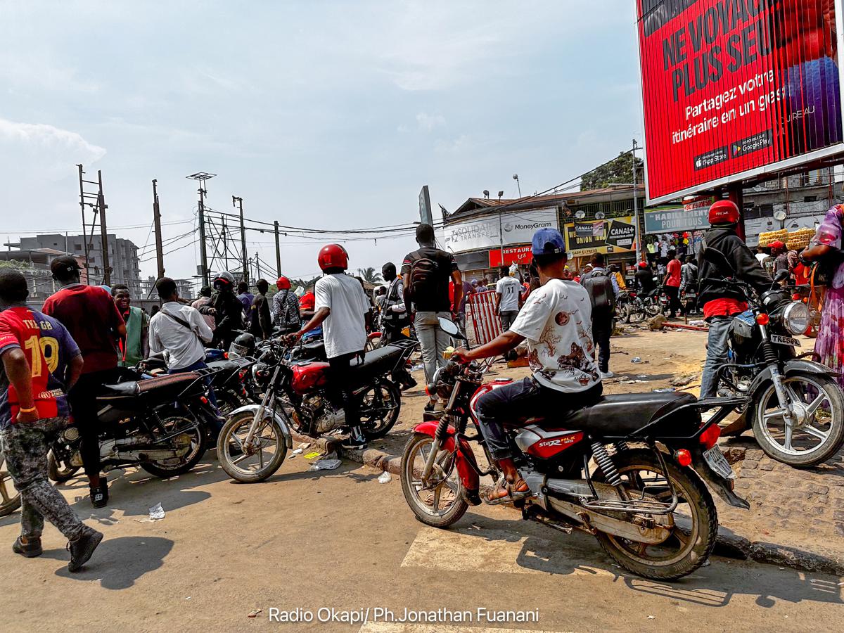(Illustration)<br /> Vue des motards sur la place Kintambo Magasin. Kinshasa, mai 2025<br />Radio Okapi/Ph. Jonathan Fuanani 20250528164729444332_IMG_0875.jpg?imgmax=1200