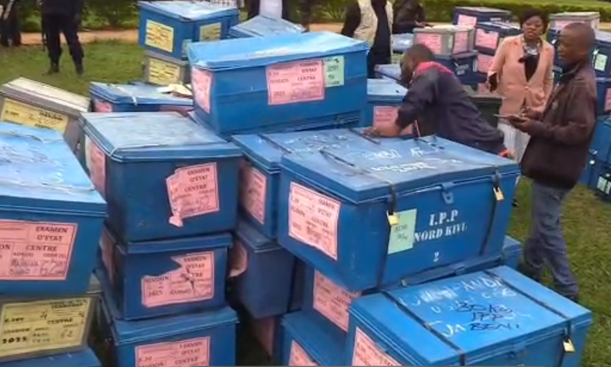 Arrivée des malles d'items de l'examen d'Etat et du TENASOSP samedi 12 juillet 2025 à l’aéroport de Beni-Mavivi, dans la province du Nord-Kivu. <br />capture d'écran 20250713185335819774_Screenshot_2025-07-13_175127.png?imgmax=1200