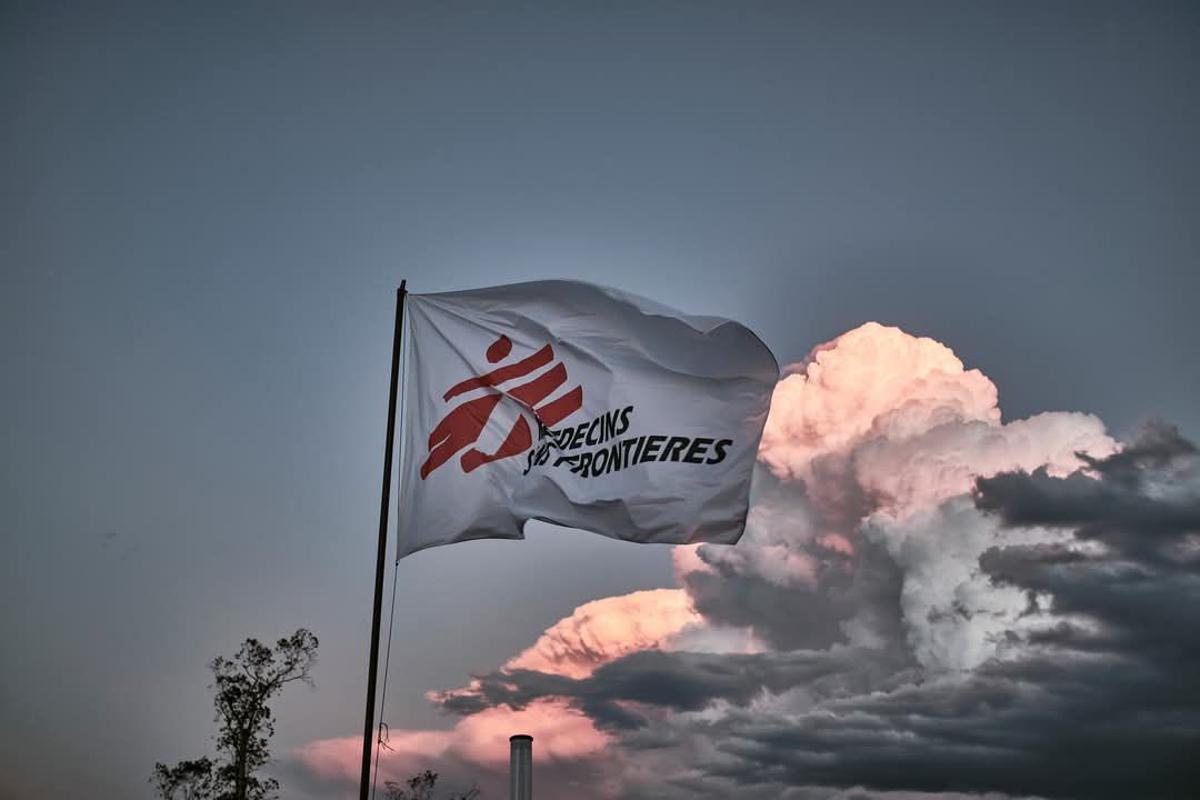 Drapeau de l’ONG MSF.<br />MSF 20250721213120948204_GwY5fQEWEAAwKPt.jpg?imgmax=1200