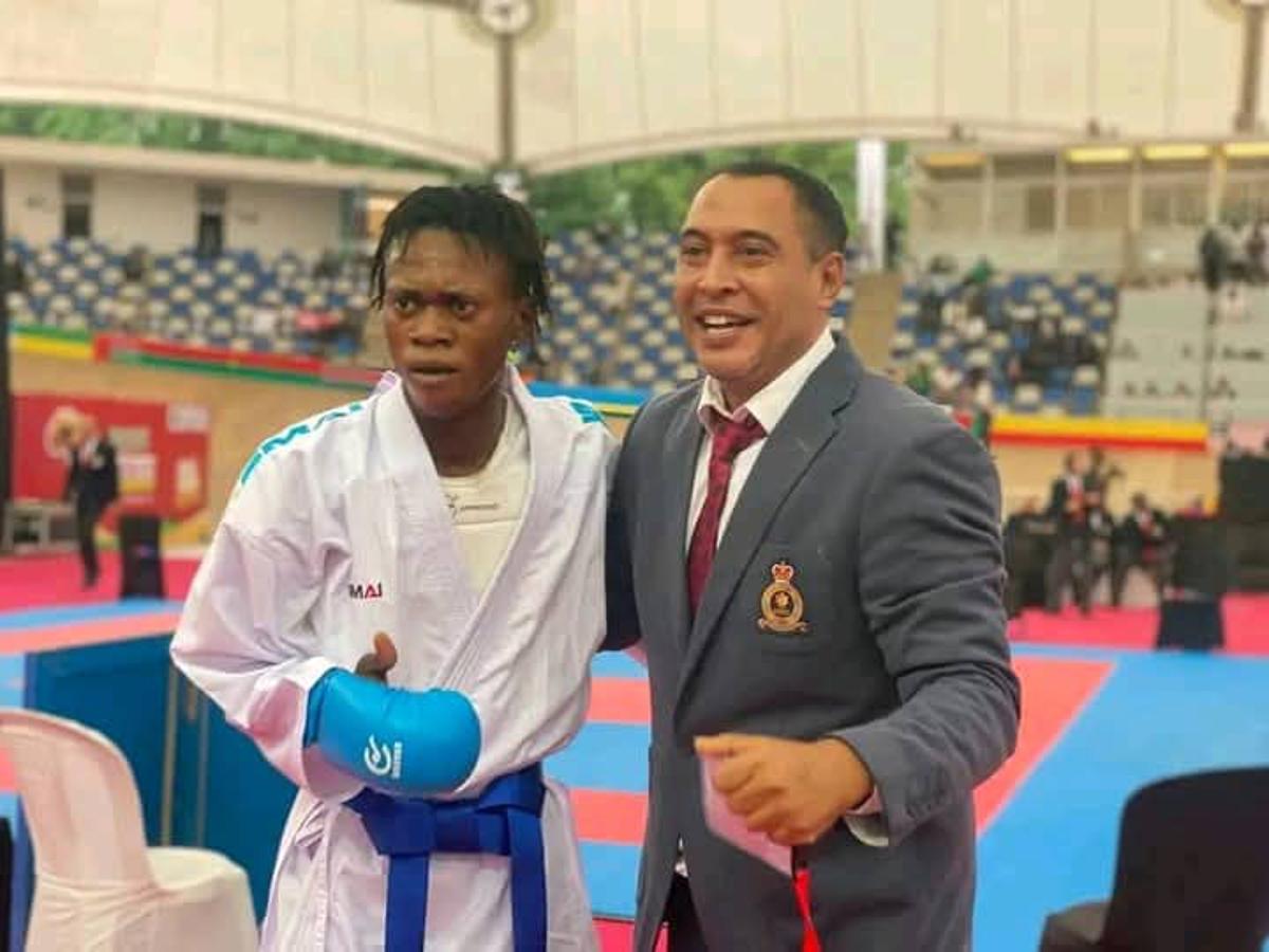 Nathan Kanyiki et son coach au championnat d'Afrique de Karaté au Nigeria, le 26 juillet 2025.</p> <p><br />Photo Fédération de karaté du Congo 20250727150338300040_JONATHAN_original-2C8D7D67-BE5D-48B3-A155-56A005561D46.jpeg?imgmax=1200