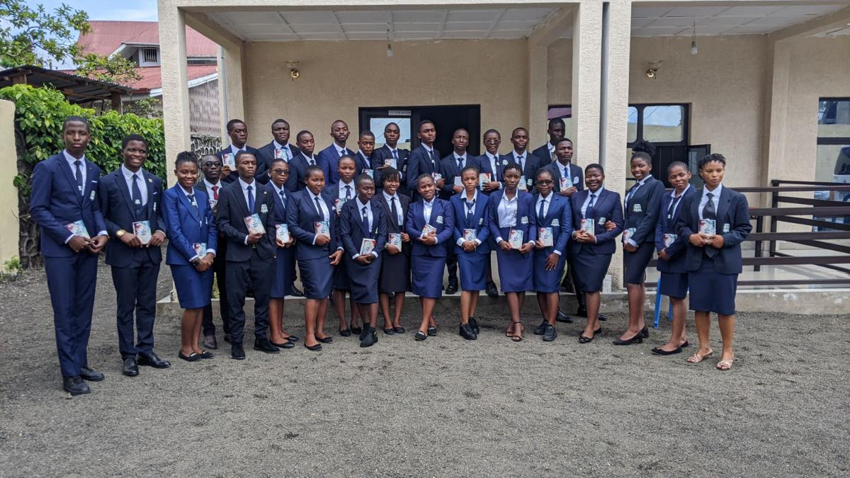 Goma, 30 jeunes, dont 15 jeunes filles, lauréats de la deuxième promotion de l’Académie de leadership Cornerstone. <br />Photo CDA 20250814104747243494_WhatsApp_Image_2025-08-13_at_13.28.44.jpeg?imgmax=1200