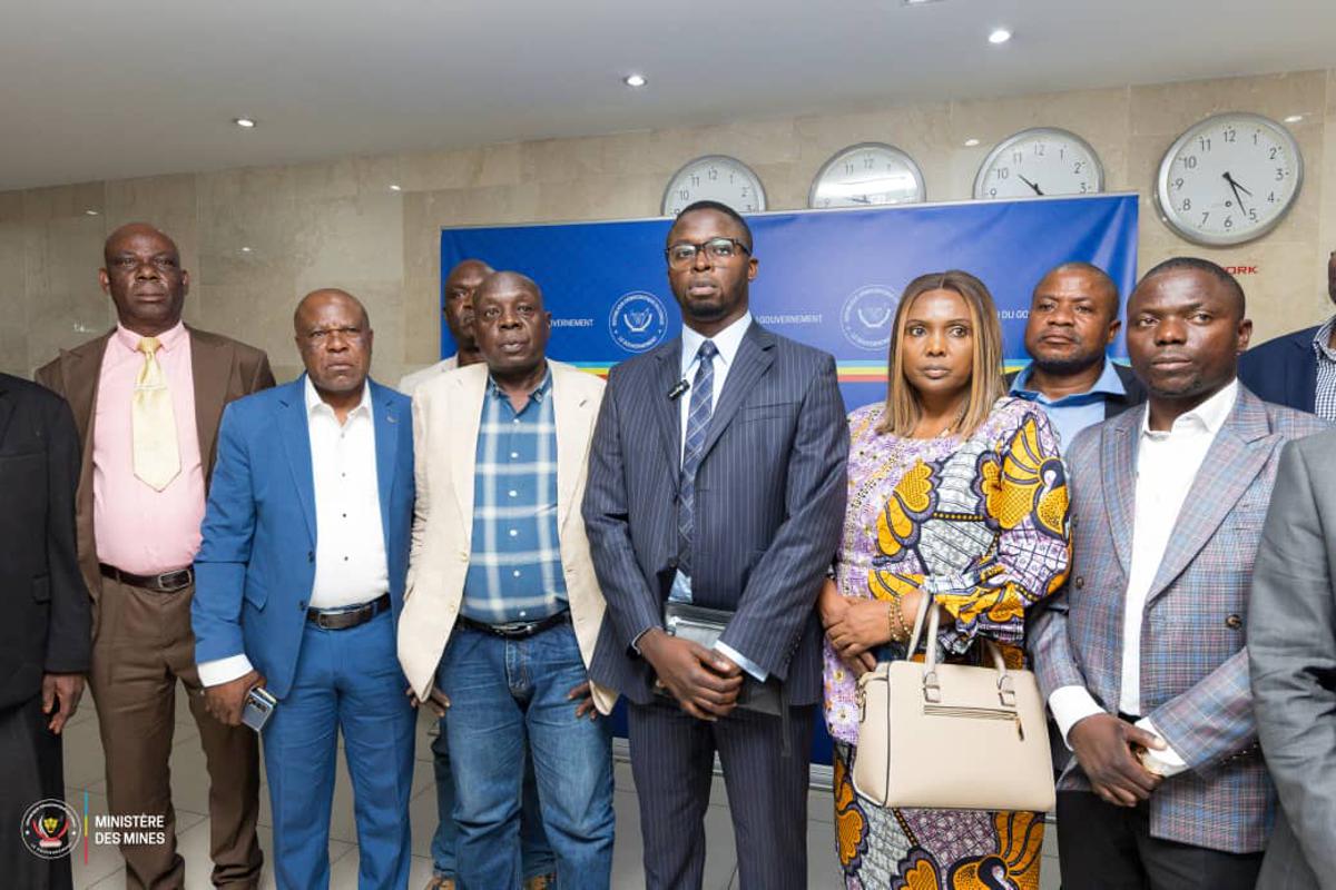 Des délégués syndicaux de l'entreprise CHEMAF, lundi 15 septembre 2025, au sortir d'une rencontre avec le ministre des Mines, Louis Watum, à Kinshasa. <br />Photo/Ministère des Mines 20250919125657609799_LOkosha.jpg?imgmax=1200