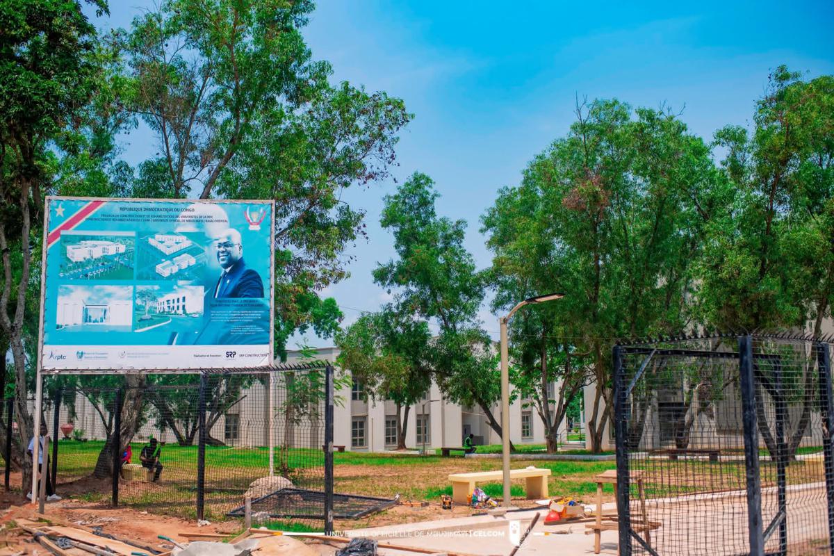 Vue de l'Université officielle de Mbuji-Mayi <br />Ph/ Cellcom UOM