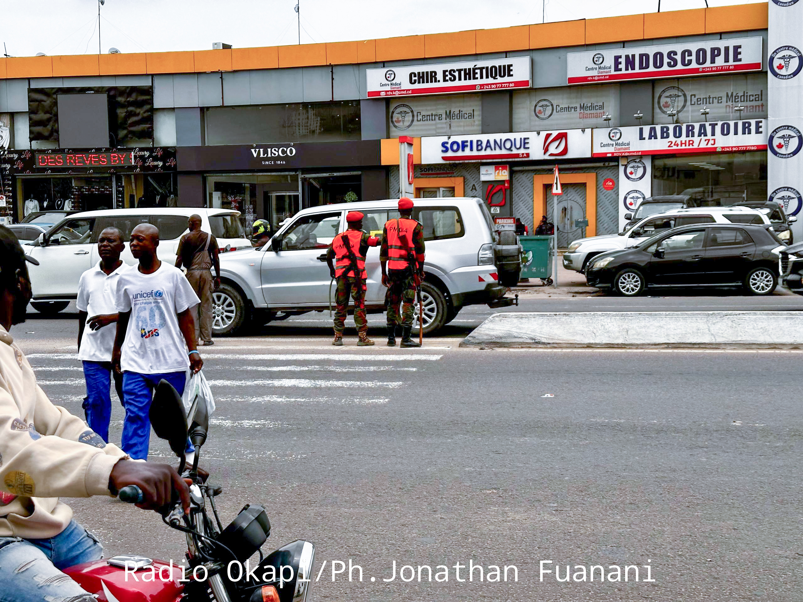 Des individus se réclamant du ministère des Transports accusés de rançonner des usagers de la route à Kinshasa