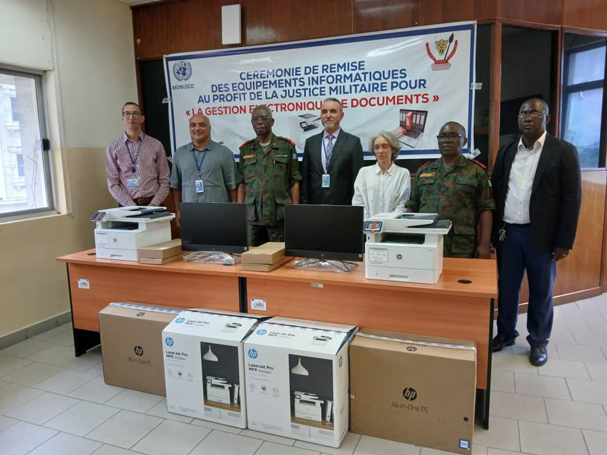Remise des équipements informatiques à la Haute Cour militaire lundi 06/10/2025 par la section d’appui à la justice de la MONUSCO. Ph Jeef Ngoy<br />Radio Okapi 20251007121257588273_b36e6f5d-b0d1-4380-a7ab-e557bc1f183a.jpg?imgmax=1200