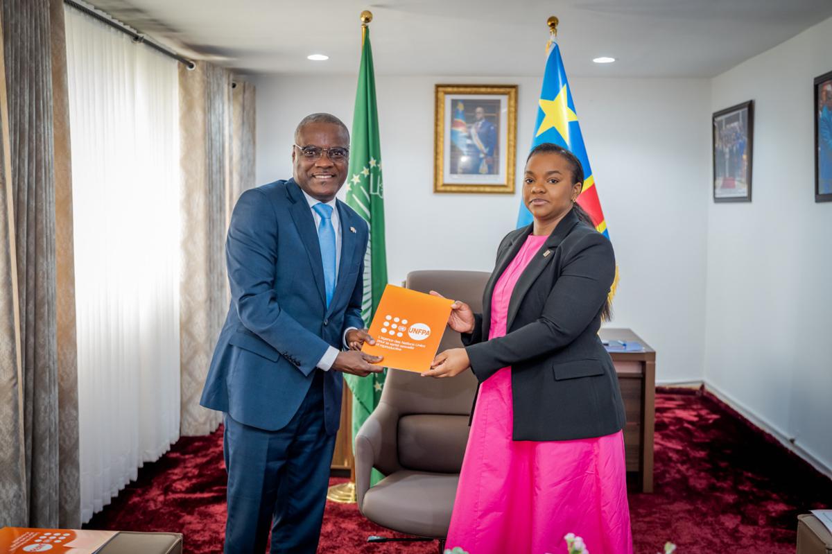 Le nouveau Représentant Résident de UNFPA en RDC, Alain AKPADJI, a présenté sa lettre de créance, jeudi 9 octobre 2025, à la vice-ministre des Affaires étrangères, Noëlla Ayeganagato.<br />UNFPA/Ph. Junior Mayindu.