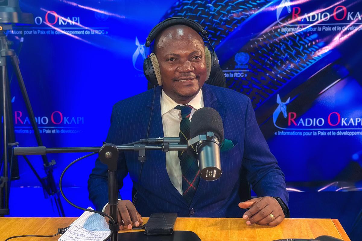 Alain Parfait Ngulungu, expert en Gouvernance Climatique lors de l'émission Okapi Service, lundi 27 octobre 2025.<br />Radio Okapi/Ph. Nelson Nyombe.