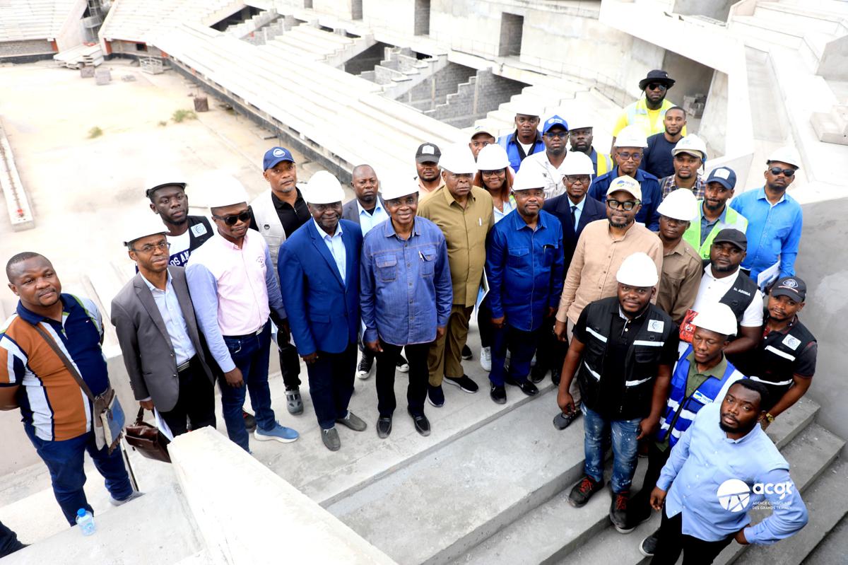 Les membres de la commission Infrastructure du Sénat et de l'Agence congolaise des grands travaux, vendredi 31 octobre, lors de la visite du projet Kinshasa-Arena. <br />Photo/Cellcom ACGT. 20251101161452695427_Delegation.jpg?imgmax=1200