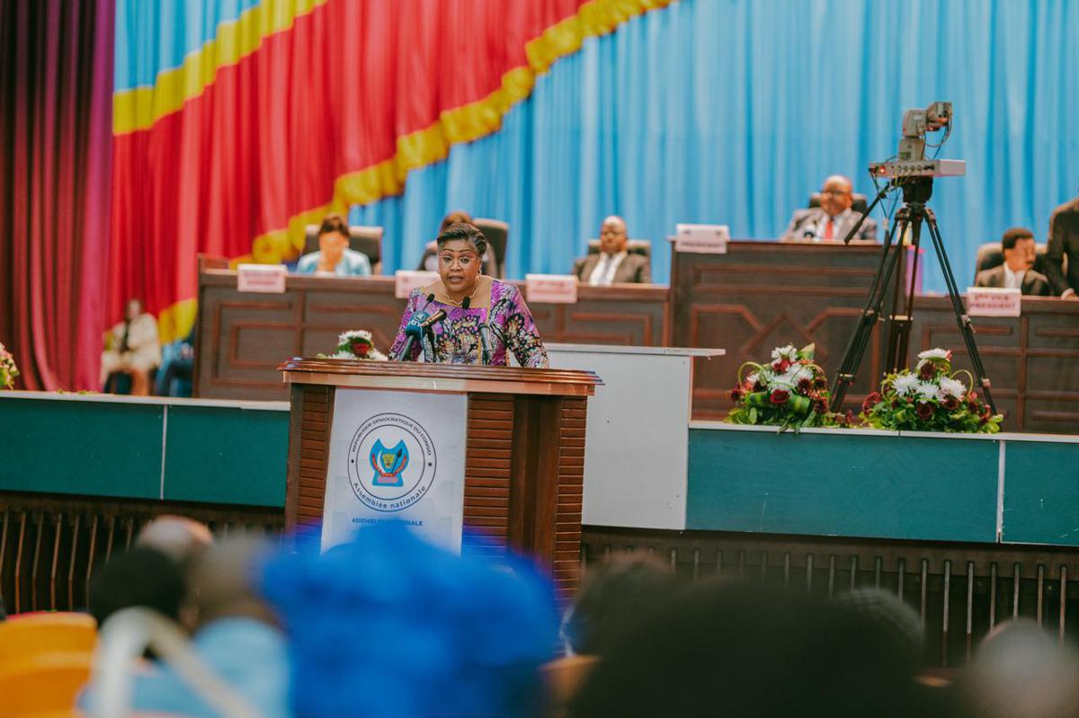 La Première ministre Judith Suminwa présentant le budget 2026 devant l’Assemblée nationale le 18/11/2025.<br />Primature RDC