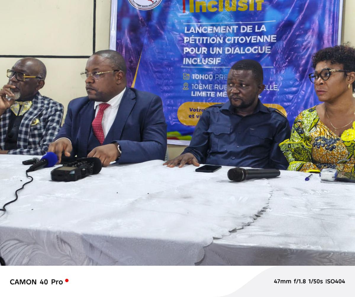 Les membres du directoire de l’Alliance pour le dialogue inclusif et la réconciliation (ADIR), lundi 2 novembre 2025 lors d'un échange avec les médias, à Kinshasa.<br />Photo Droits Tiers.