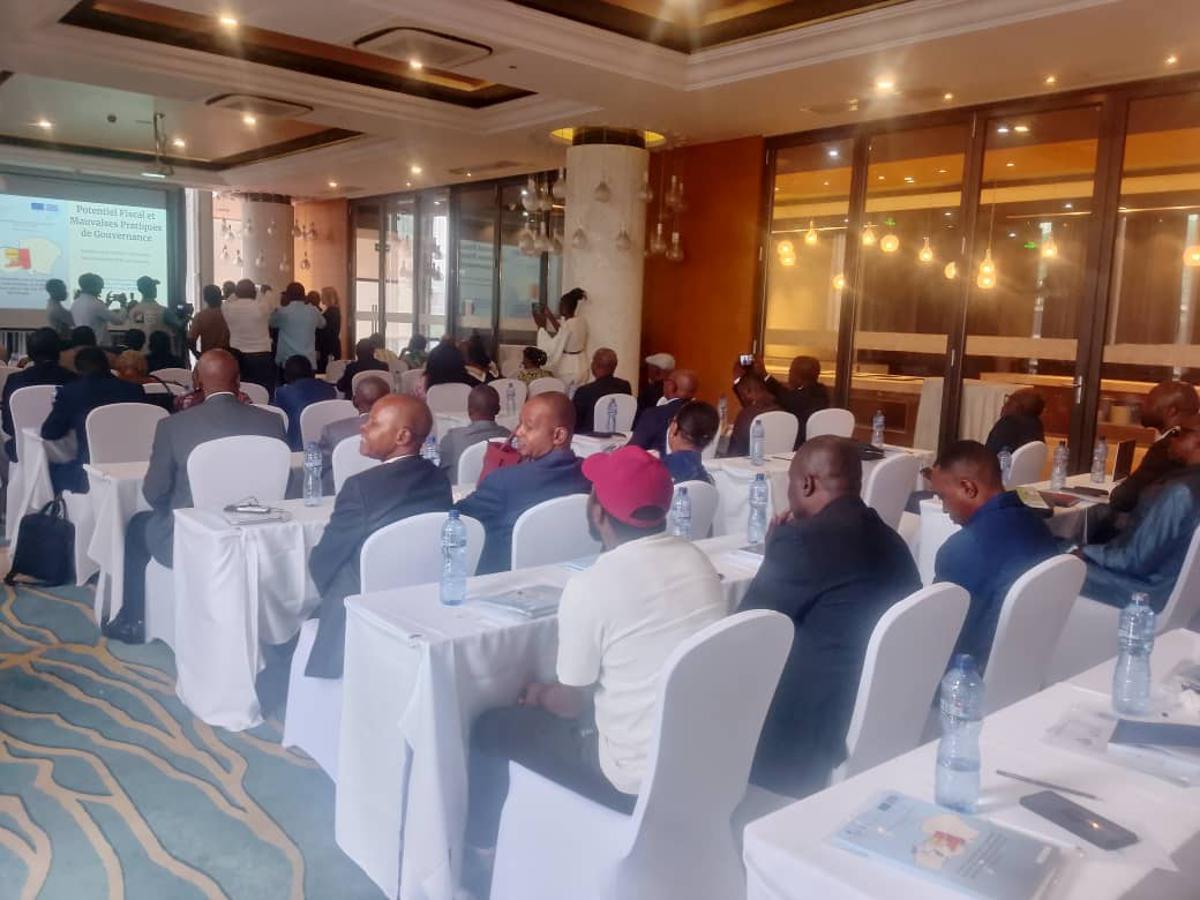 Atelier de restitution dub rapport d'enquête sur le potentiel fiscal et les les mauvaises pratiques de gouvernance dans sin communes de Kisnshasa, mercredi 26 novembre 2025.<br />
<br />Radio Okapi/Ph. Blaise Ndongala M.