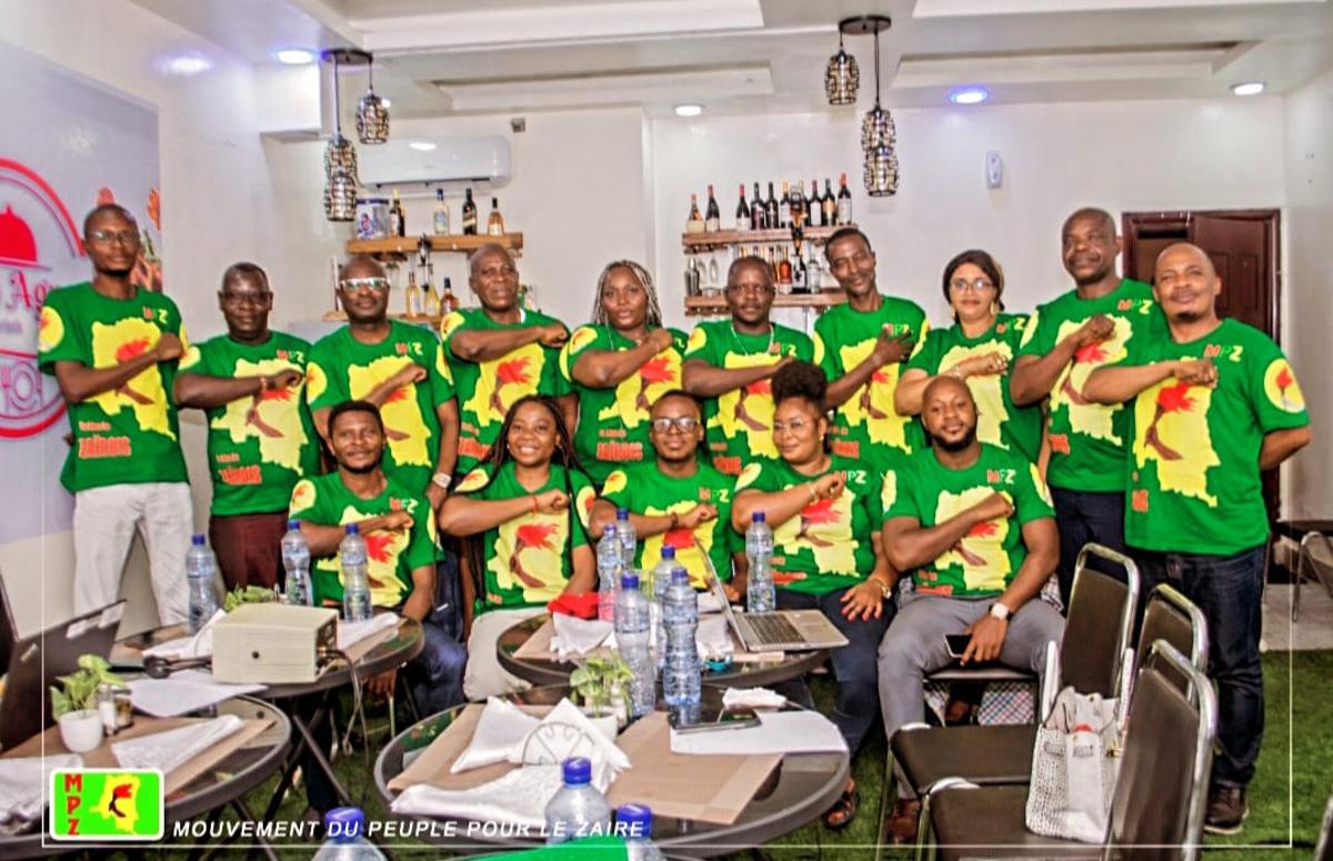 Des membres du mouvement citoyen dénommé Mouvement du peuple pour le Zaïre (MPZ) lors d'une rencontre à Kinshasa.<br />Photo/ Droits Tiers.