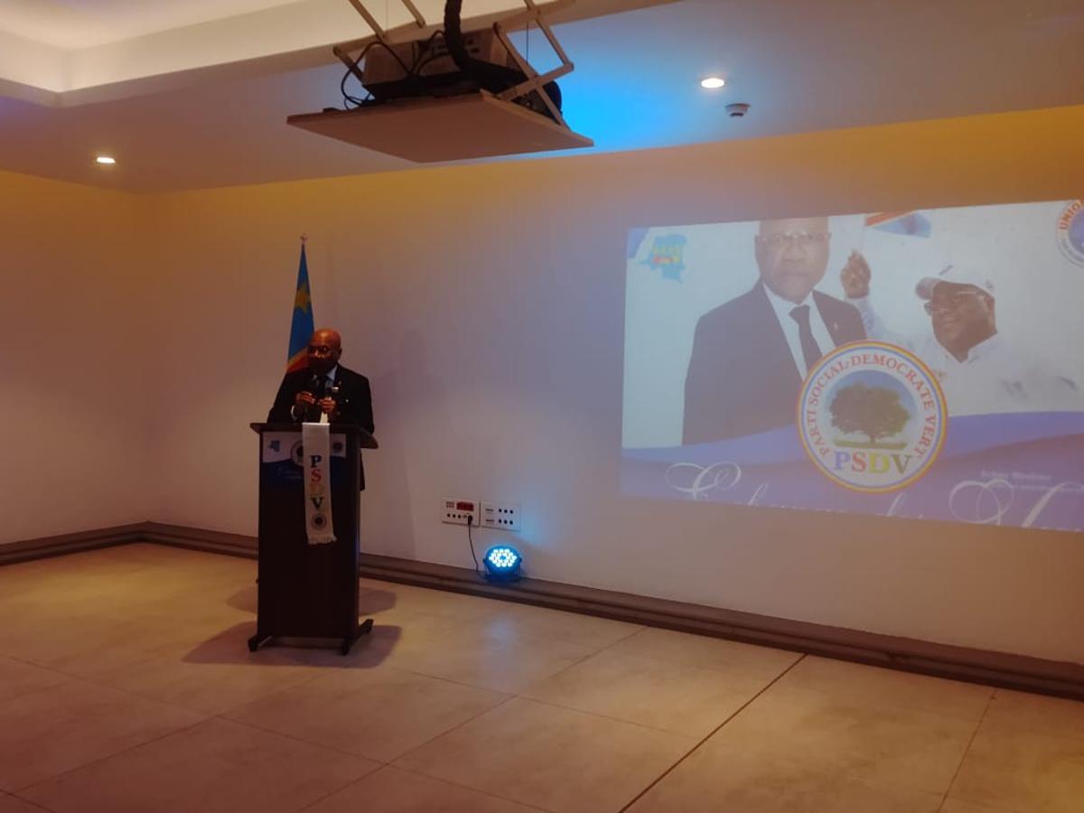 Léonard Shé Okitundu, président du Parti social-démocrate vert (PSDV), vendredi 23 janvier 2026, au Grand Hôtel Kinshasa.<br />Radio Okapi/Ph. Blaise Ndongala M. 20260124200055992291_She.jpg?imgmax=1200