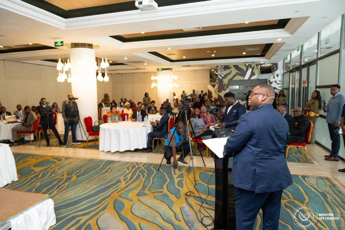 Le ministre des Finances, Doudou Fwamba, jeudi 29 mars 2026, lors jeudi 29 mars à Kinshasa, lors d’une réunion de la Task-Force du Comité de pilotage et de suivi de l’exécution de ce plan GAFI.<br />Photo/Cellcom ministère des Finances.