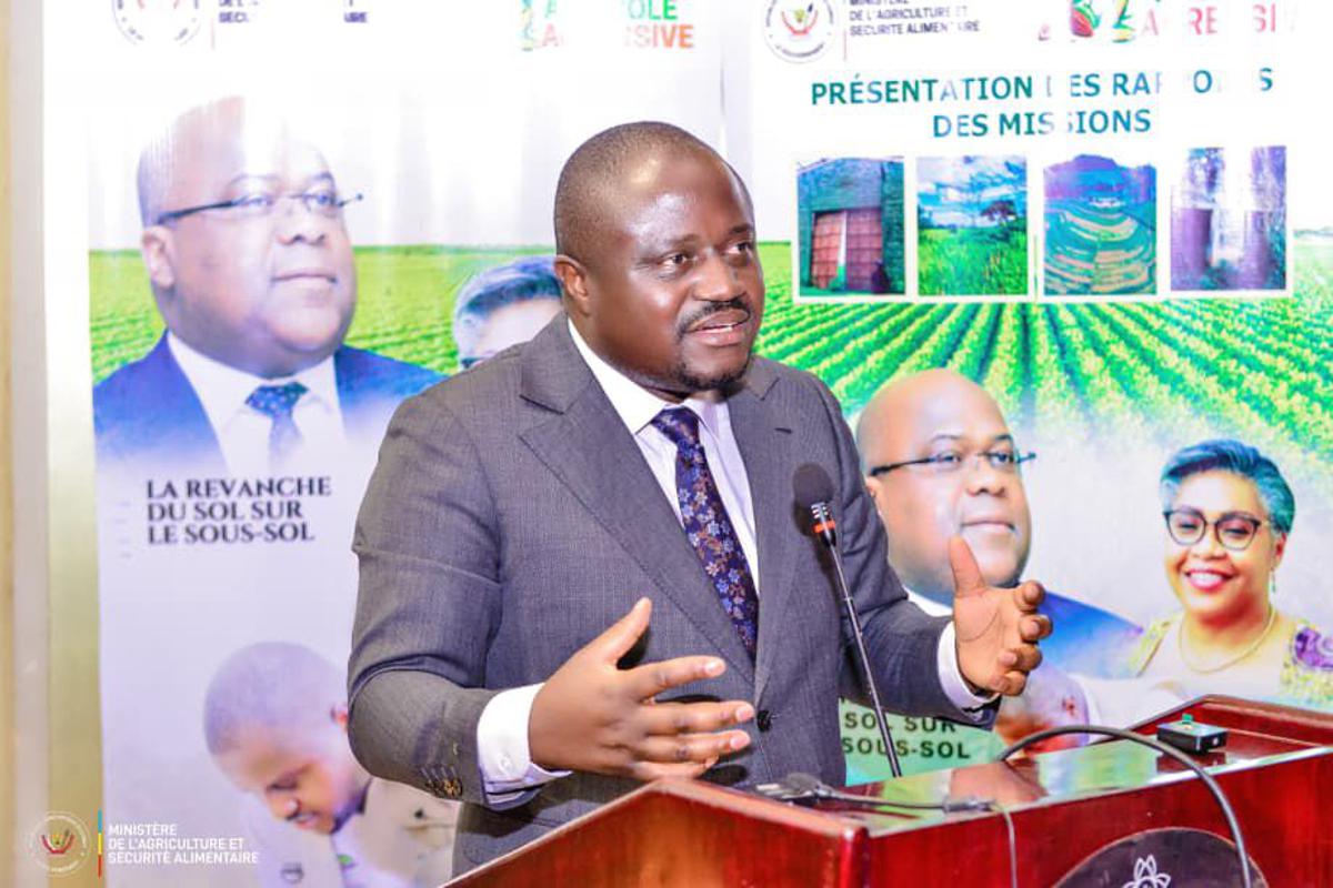 Le ministre d'Etat en charge de l'Agriculture, Mohindo Nzangi, mardi 7 avril 2026, lors de la réunion de restitution des missions de suivi et d’évaluation de la campagne agricole 2025-2026.<br />Photo/Cellcom ministère de l'Agriculture.