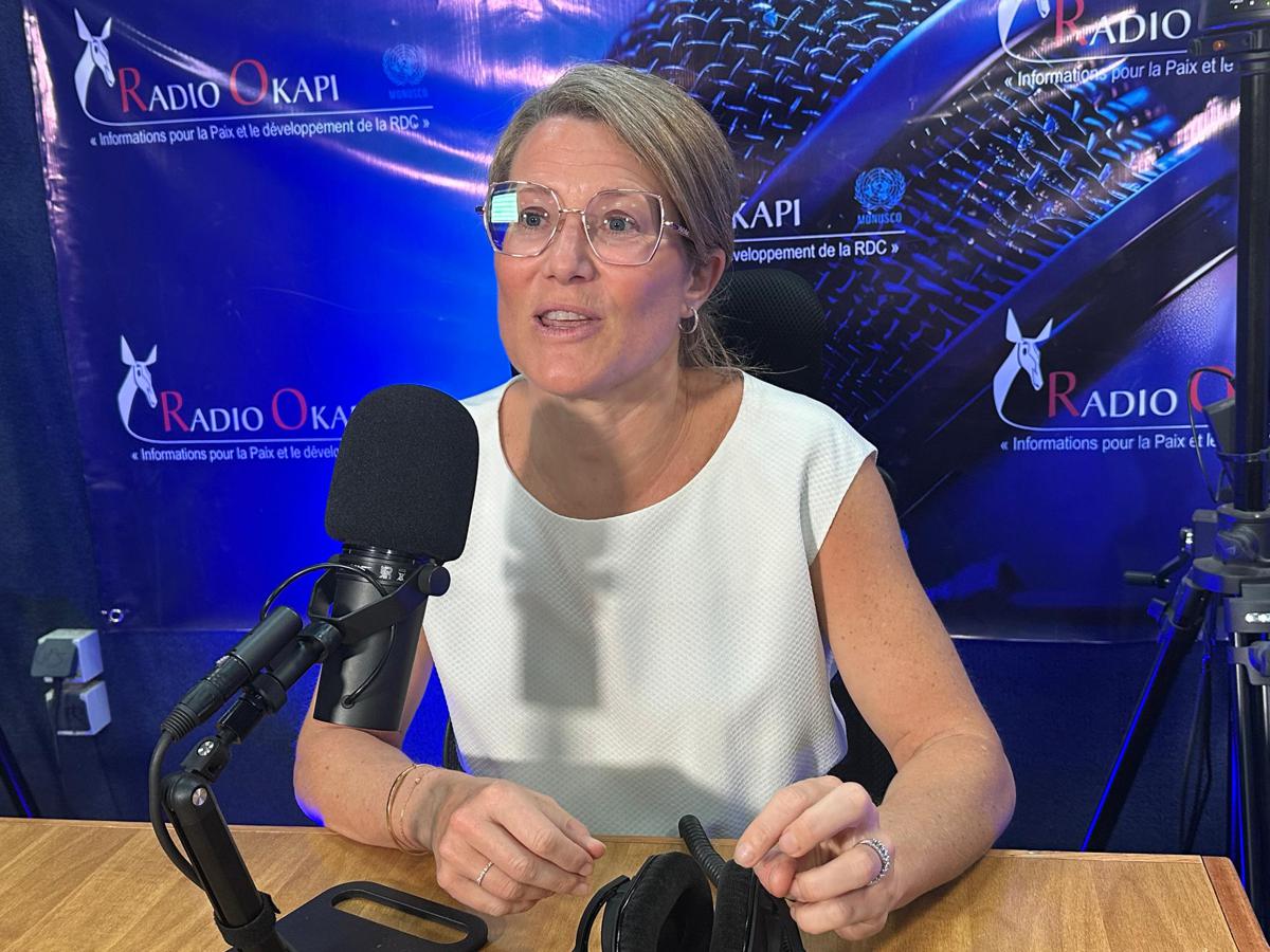 La ministre belge de l’Asile et de la Migration, Anneleen van Bossuyt, lors d’une interview à Radio Okapi, mardi 14 avril 2026 à Kinshasa<br />Radio Okapi/Ph. Alain Irung