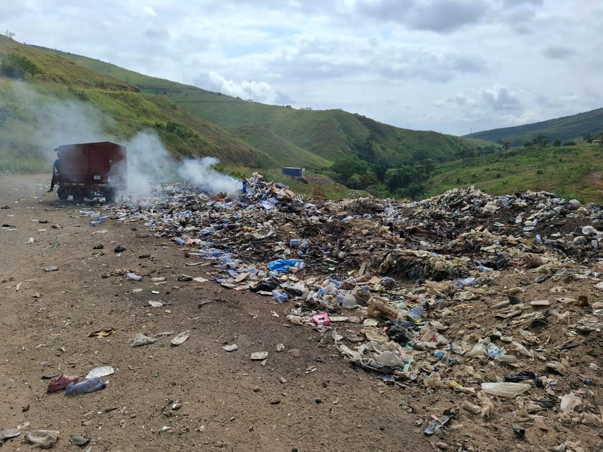 Vue du site de décharge d’immondices dans le village Dibongo (Kongo-Central) Mai 2026.<br /> <br />Radio Okapi/ Ph. Elise Kavira 20260528174829458897_Ordures.jpg?imgmax=1200
