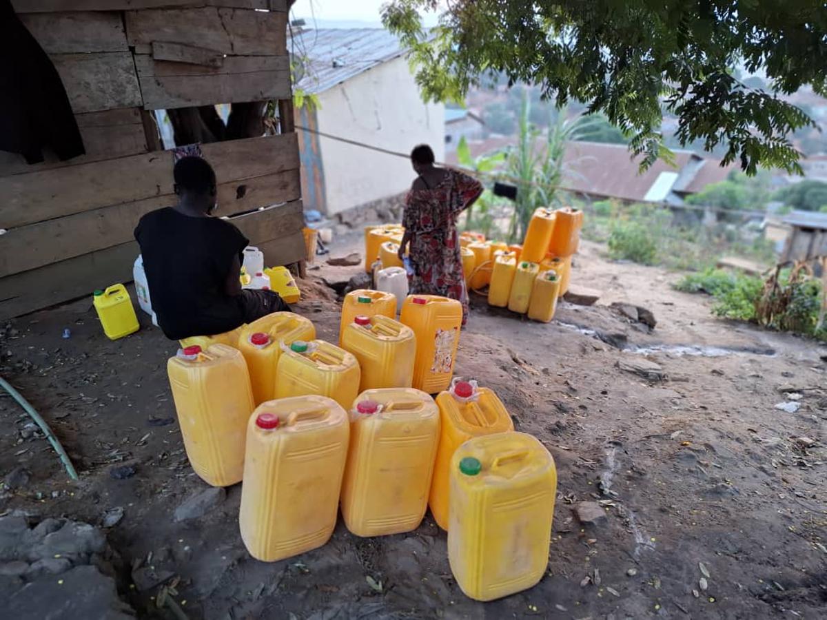 Vue d'un point d'approvisionnement d'eau au quartier Soyo dans la ville de Matadi.<br />Radio Okapi/Elise Kavira