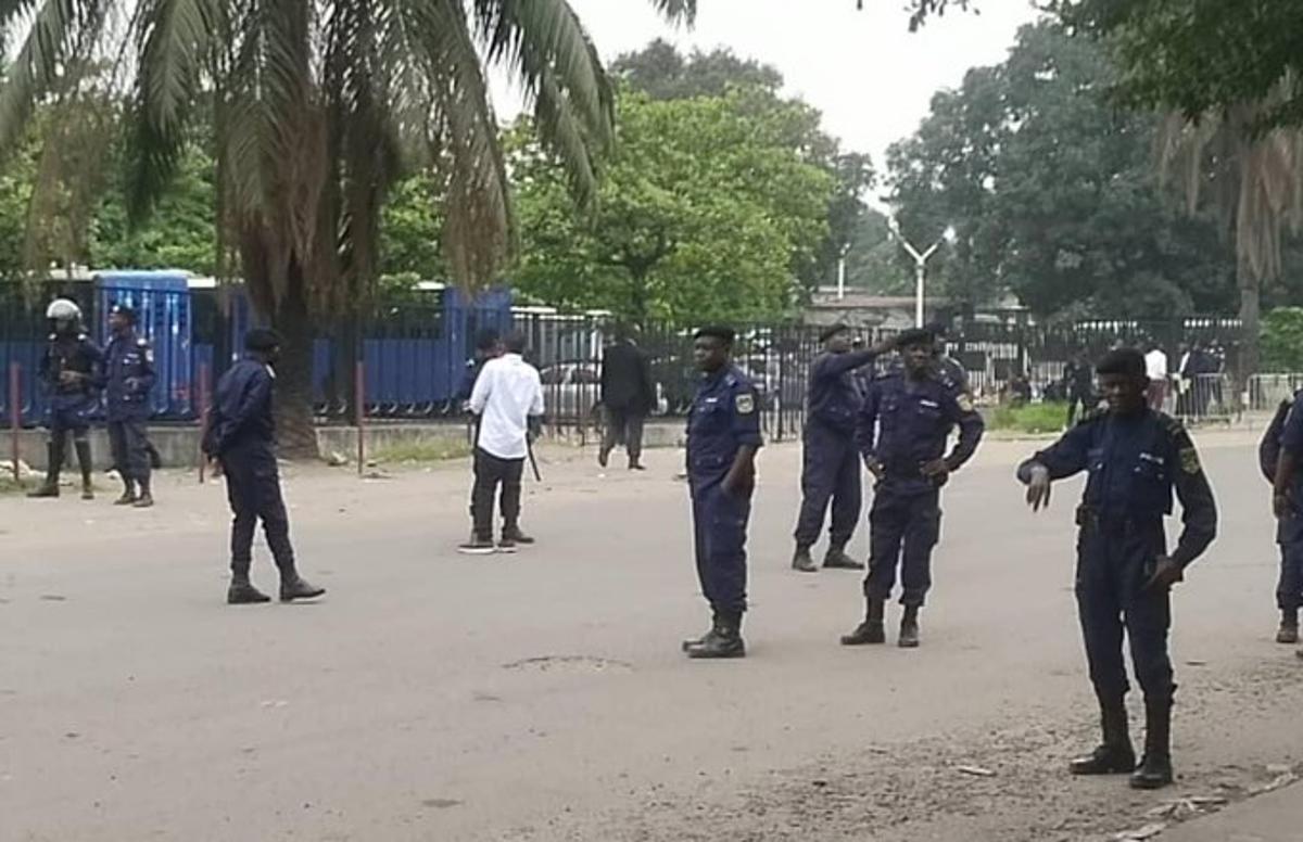Dispositif sécuritaire renforcé vendredi 12 juin 2026 aux alentours du Palais du Peuple à Kinshasa. L’opposition y maintient son appel à un sit-in, pourtant délocalisé par les autorités de la ville. <br />Photo ACP 20260612130305946841_Pal.jpg?imgmax=1200