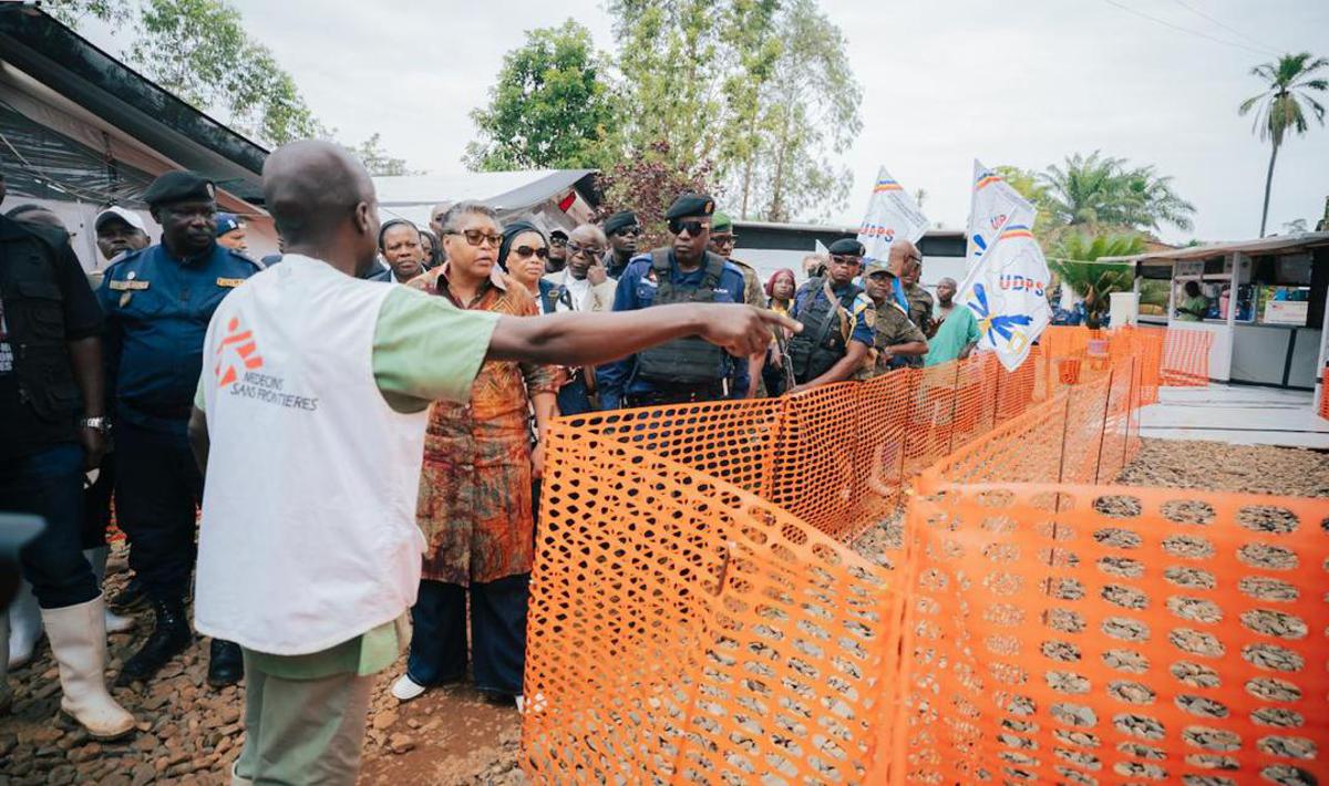 la Première ministre, Judith Suminwa visite le centre de traitement d'Ebola de Mongwalu en Ituri. Le 23 juillet 2026.<br />Photo Primature