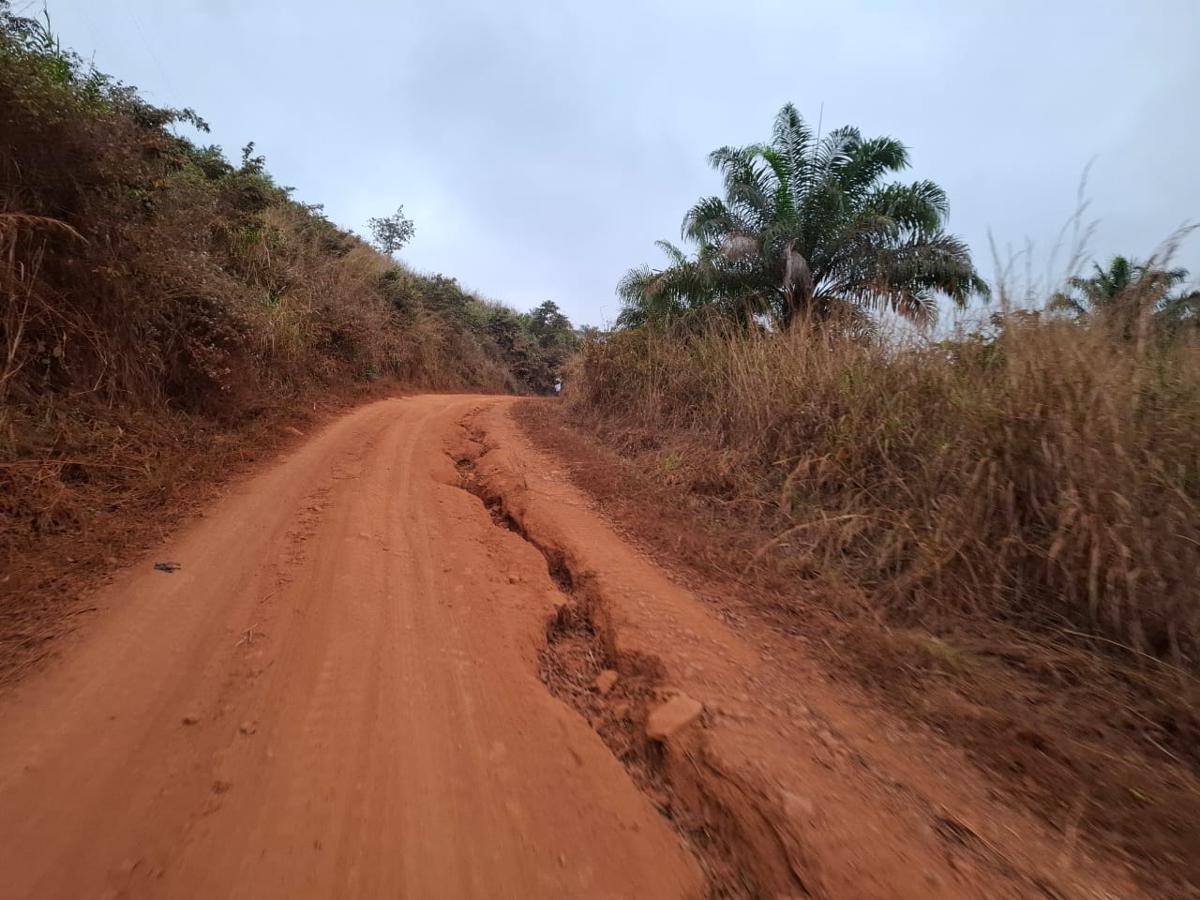 (Illustration) Vue de l’état piteux de la route menant à l’aéroport de Tshimpi à Matadi (Kongo-Central), lundi 27 juillet 2026 <br />Radio Okapi/ Ph. Elise Kavira