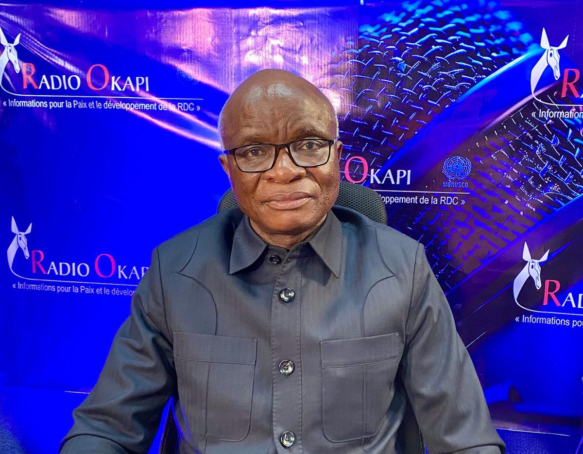 Justin Kalumba Mwana-Ngongo, Ministre de l’entrepreneuriat et des PME lors de son passage dans l’émission Okapi Service à Kinshasa le 3 Aout 2026<br />Radio Okapi/ph Esther Mambote