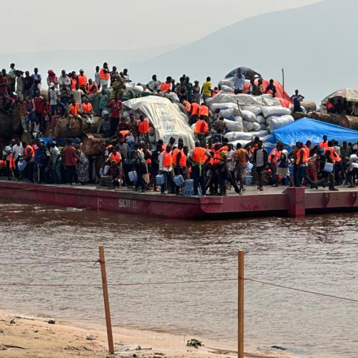 arrivée le 6 août de l'embarcation transportant plus de 200 passagers, placée sous surveillance après un décès suspect lié à Ebola.<br />Photo OMS