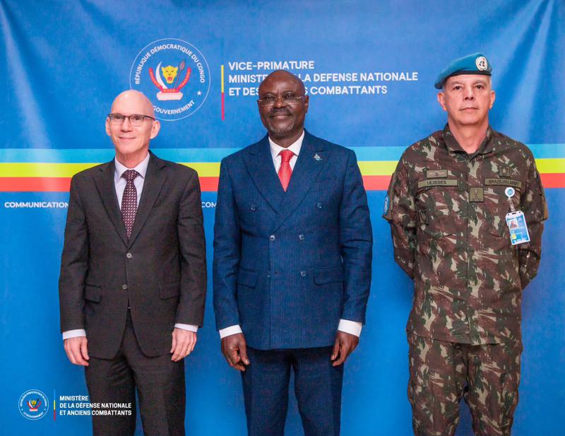 Réunion entre le vice-Premier ministre de la Défense nationale et une délégation de la MONUSCO, mardi 15 septembre 2026, à Kinshasa.<br />
<br />Ph/Cellcom vice-Primature de la Défense nationale.