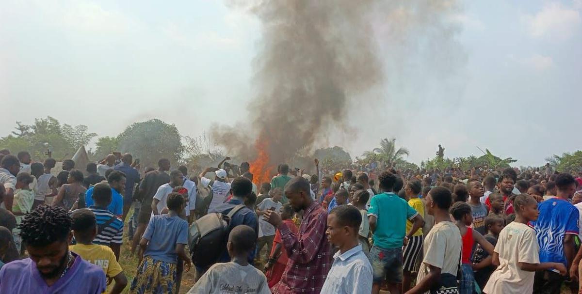 Crash aérien dans le Kwango, un petit porteur de type Let 410 s'est écrasé près de Kenge, vendredi 25 septembre<br />
<br />Ph. ACP