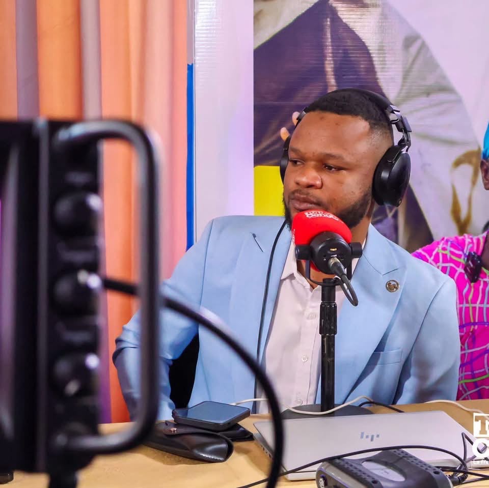 Le journaliste Trésor Kiyombo n’a pas été limogé de top Congo à cause de Fally Ipupa
