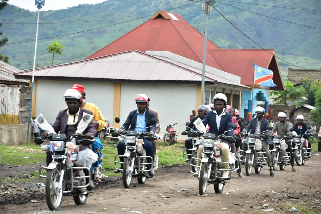 La MONUSCO remet 16 motos aux autorités locales de Beni pour renforcer la sécurité de proximité