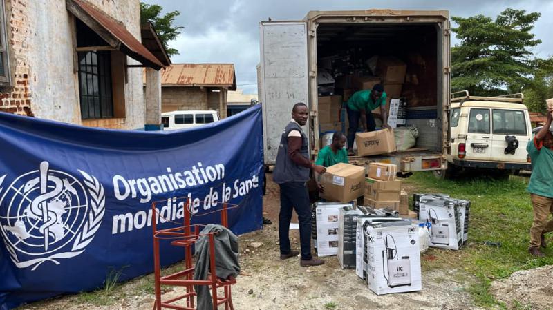 Plus de 5 tonnes d’intrants destinés à la riposte contre Ebola ont été remises par l’OMS aux zones de santé de Mandima et de Mambasa, en Ituri, octobre 2026<br />
<br />Radio Okapi/Ph. Marc Maro